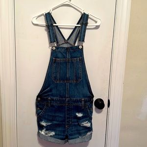 Women's American Eagle short overalls